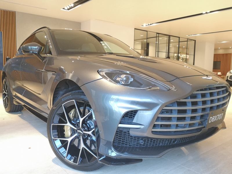 アストンマーティン DBX 707 4.0L V8 RHD 新車 | アストン
