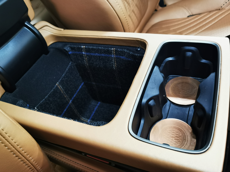 アストンマーティン DBX 世界限定18台 Bowmore Edition 中古車