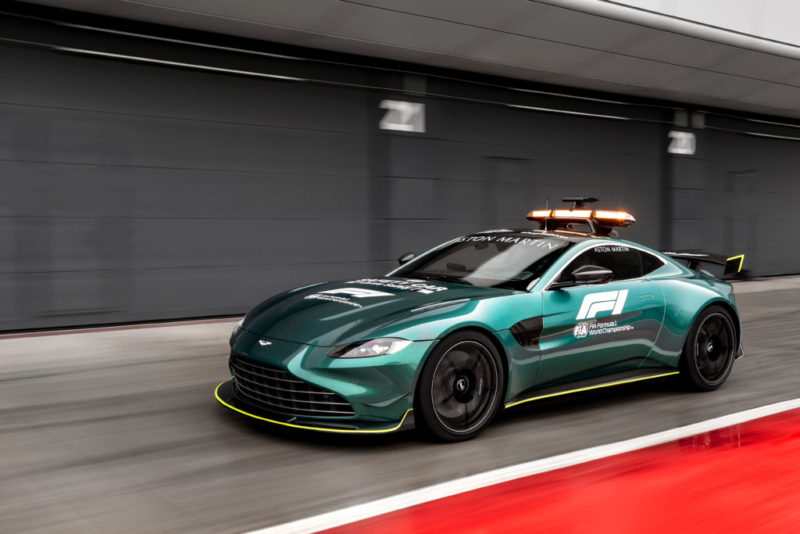 Official Safety Car& Medical Car】 - アストンマーティン横浜 新車 